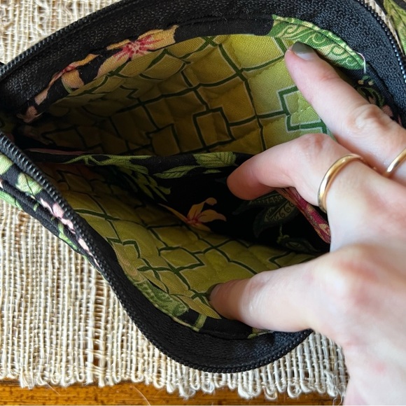 Vera Bradley green and black clutch - Picture 3 of 4